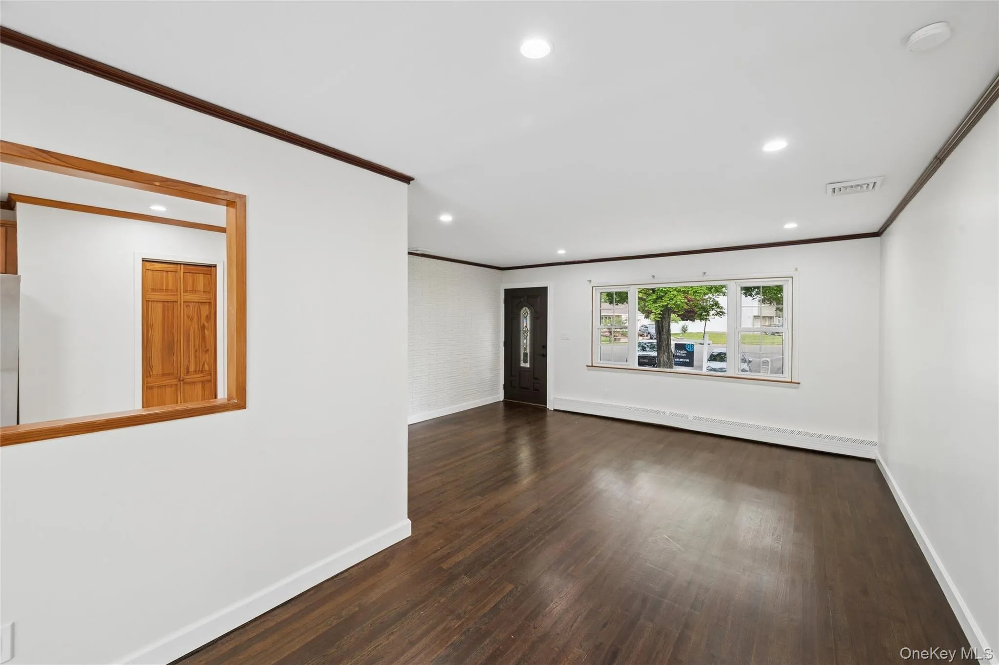 53 Longworth Avenue, Huntington, NY, 3 Bedrooms Bedrooms, 6 Rooms Rooms,1 BathroomBathrooms,Residential,For Rent,Longworth,0,1000844 53 Longworth Avenue, Huntington, NY, 3 Bedrooms Bedrooms, 6 Rooms Rooms,1 BathroomBathrooms,Residential,For Rent,Longworth,0,1000844