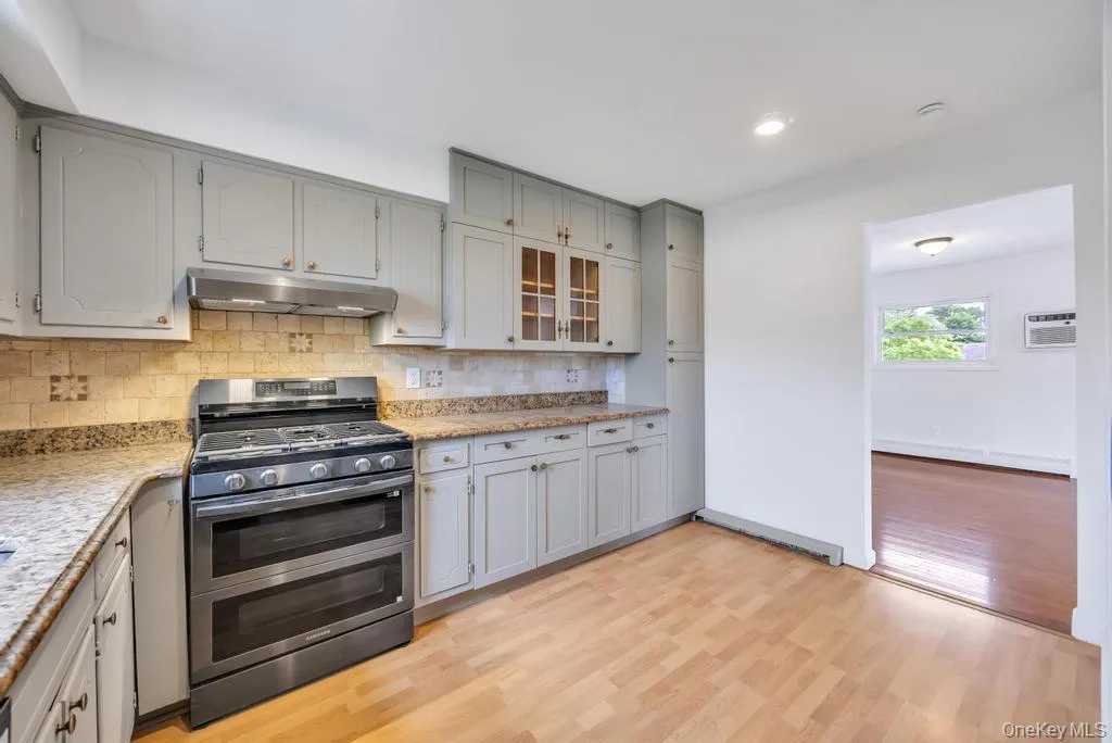 405 Massapequa Avenue, Oyster Bay, NY, 4 Bedrooms Bedrooms, 11 Rooms Rooms,2 BathroomsBathrooms,Residential Lease,For Rent,Massapequa,0,1000854 405 Massapequa Avenue, Oyster Bay, NY, 4 Bedrooms Bedrooms, 11 Rooms Rooms,2 BathroomsBathrooms,Residential Lease,For Rent,Massapequa,0,1000854