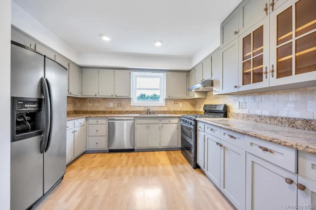 405 Massapequa Avenue, Oyster Bay, NY, 4 Bedrooms Bedrooms, 11 Rooms Rooms,2 BathroomsBathrooms,Residential Lease,For Rent,Massapequa,0,1000854 405 Massapequa Avenue, Oyster Bay, NY, 4 Bedrooms Bedrooms, 11 Rooms Rooms,2 BathroomsBathrooms,Residential Lease,For Rent,Massapequa,0,1000854