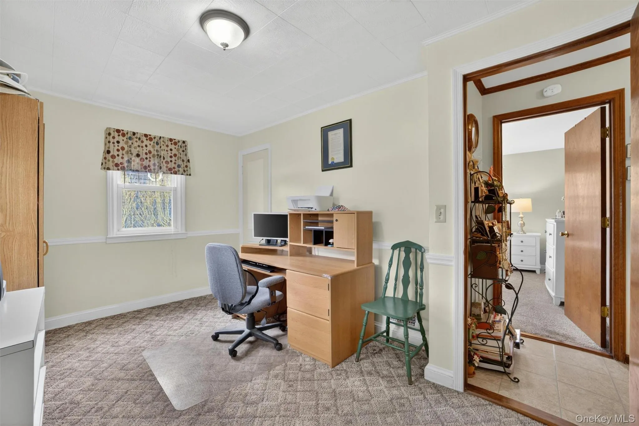 2nd bedroom on the first floor. 2nd bedroom on the first floor.