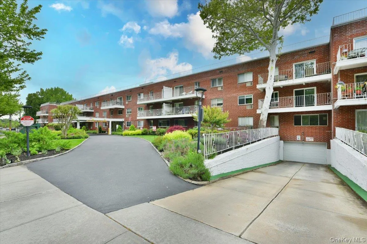 320 East Shore Road, North Hempstead, NY, 2 Bedrooms Bedrooms, 5 Rooms Rooms,2 BathroomsBathrooms,Residential,For Rent,East Shore,0,1000859 320 East Shore Road, North Hempstead, NY, 2 Bedrooms Bedrooms, 5 Rooms Rooms,2 BathroomsBathrooms,Residential,For Rent,East Shore,0,1000859