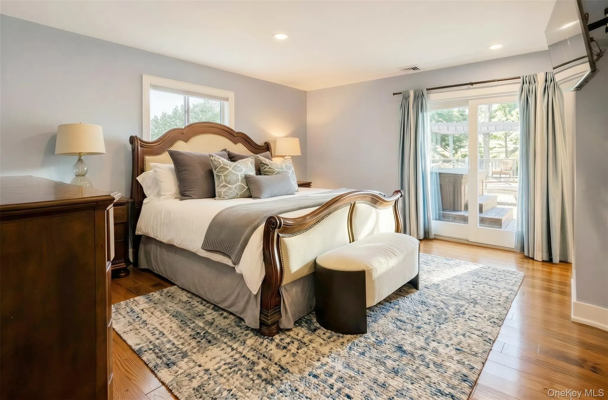 18 Squires Avenue, Southampton, NY, 4 Bedrooms Bedrooms, 7 Rooms Rooms,3 BathroomsBathrooms,Residential Sale,For Rent,Squires,0,1000867 18 Squires Avenue, Southampton, NY, 4 Bedrooms Bedrooms, 7 Rooms Rooms,3 BathroomsBathrooms,Residential Sale,For Rent,Squires,0,1000867