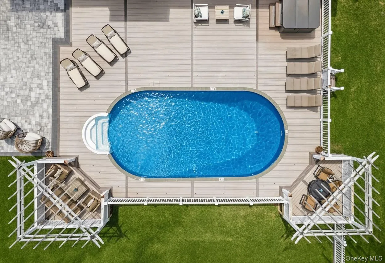 18 Squires Avenue, Southampton, NY, 4 Bedrooms Bedrooms, 7 Rooms Rooms,3 BathroomsBathrooms,Residential Sale,For Rent,Squires,0,1000867 18 Squires Avenue, Southampton, NY, 4 Bedrooms Bedrooms, 7 Rooms Rooms,3 BathroomsBathrooms,Residential Sale,For Rent,Squires,0,1000867
