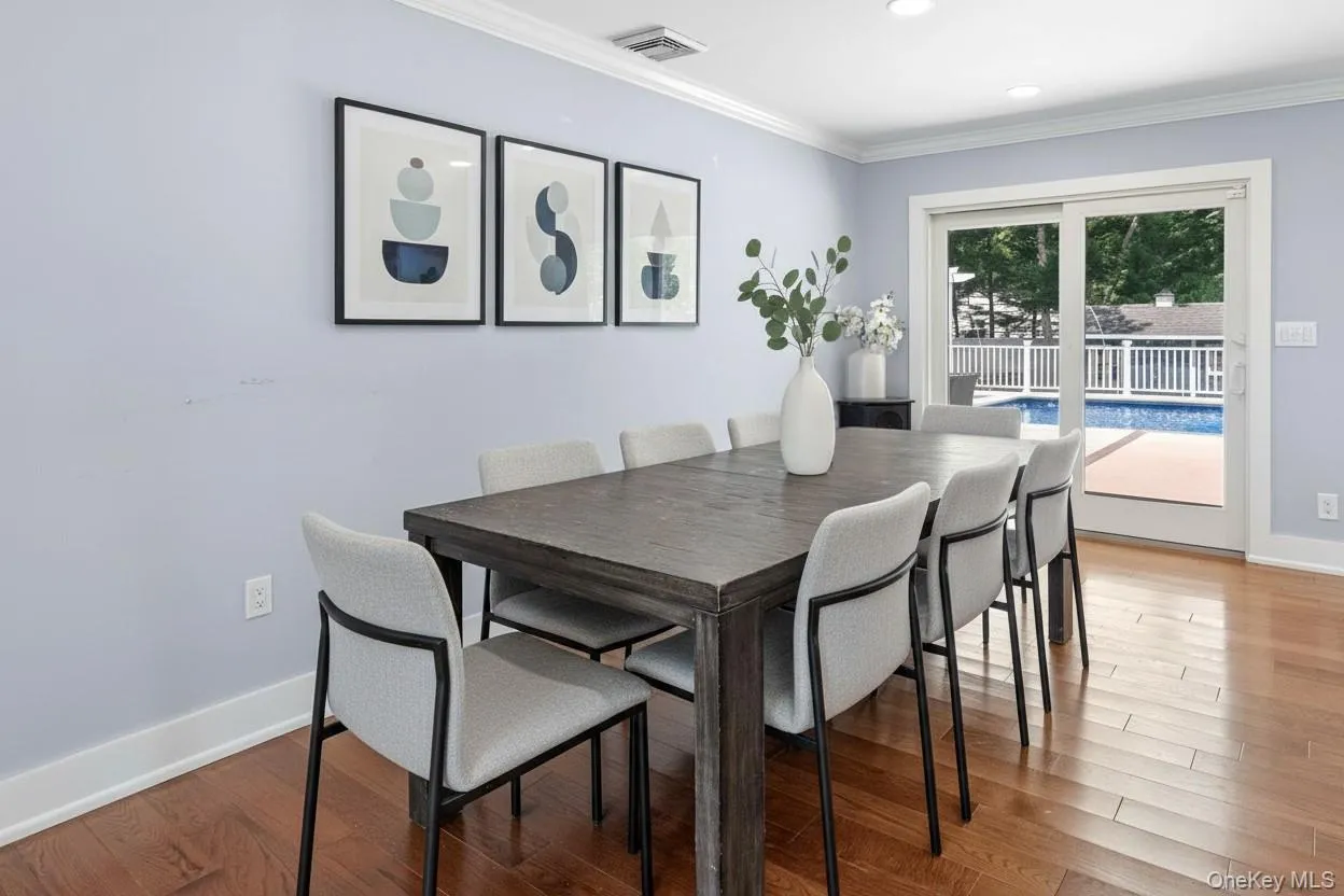 18 Squires Avenue, Southampton, NY, 4 Bedrooms Bedrooms, 7 Rooms Rooms,3 BathroomsBathrooms,Residential Sale,For Rent,Squires,0,1000867 18 Squires Avenue, Southampton, NY, 4 Bedrooms Bedrooms, 7 Rooms Rooms,3 BathroomsBathrooms,Residential Sale,For Rent,Squires,0,1000867