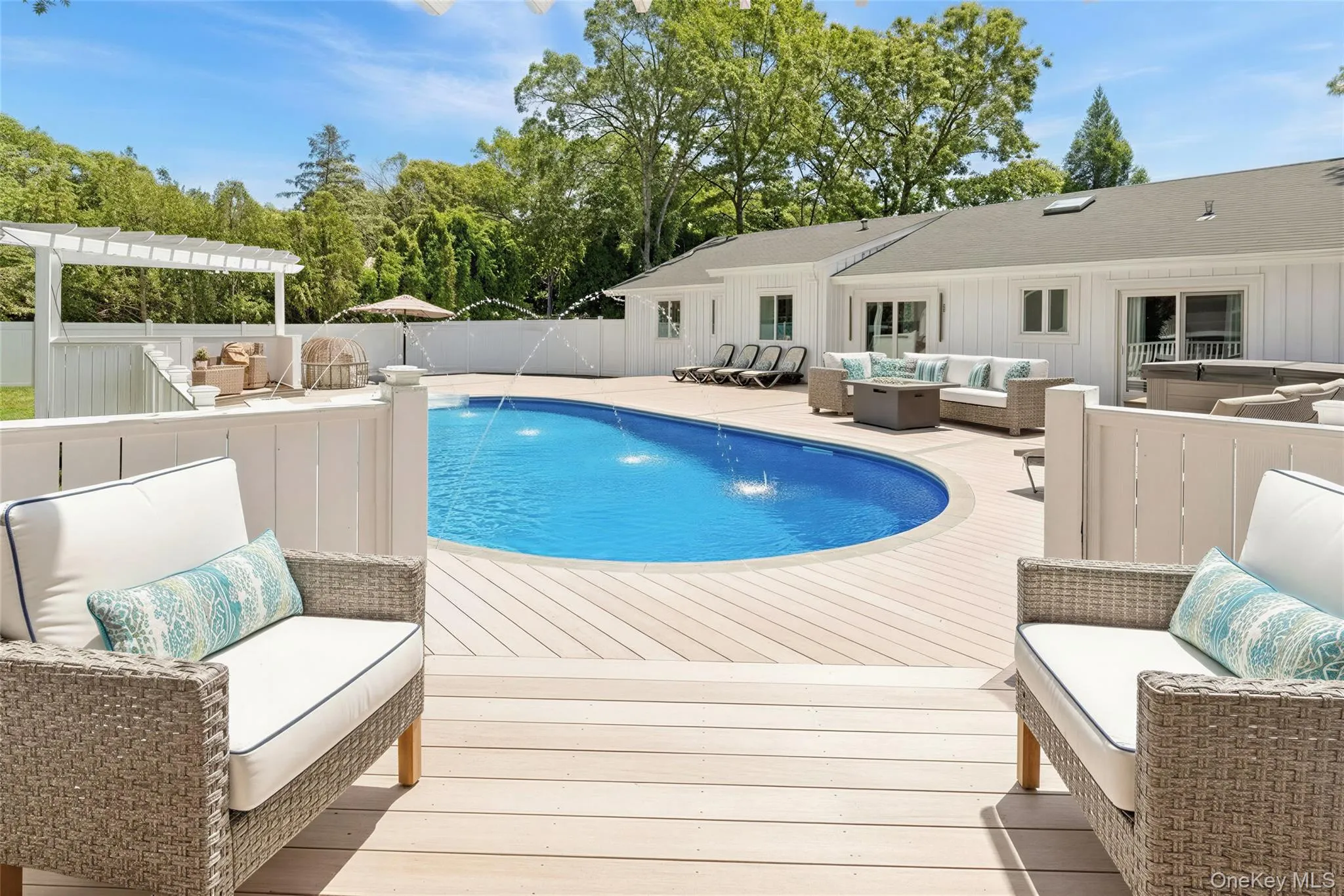 18 Squires Avenue, Southampton, NY, 4 Bedrooms Bedrooms, 7 Rooms Rooms,3 BathroomsBathrooms,Residential Sale,For Rent,Squires,0,1000867 18 Squires Avenue, Southampton, NY, 4 Bedrooms Bedrooms, 7 Rooms Rooms,3 BathroomsBathrooms,Residential Sale,For Rent,Squires,0,1000867