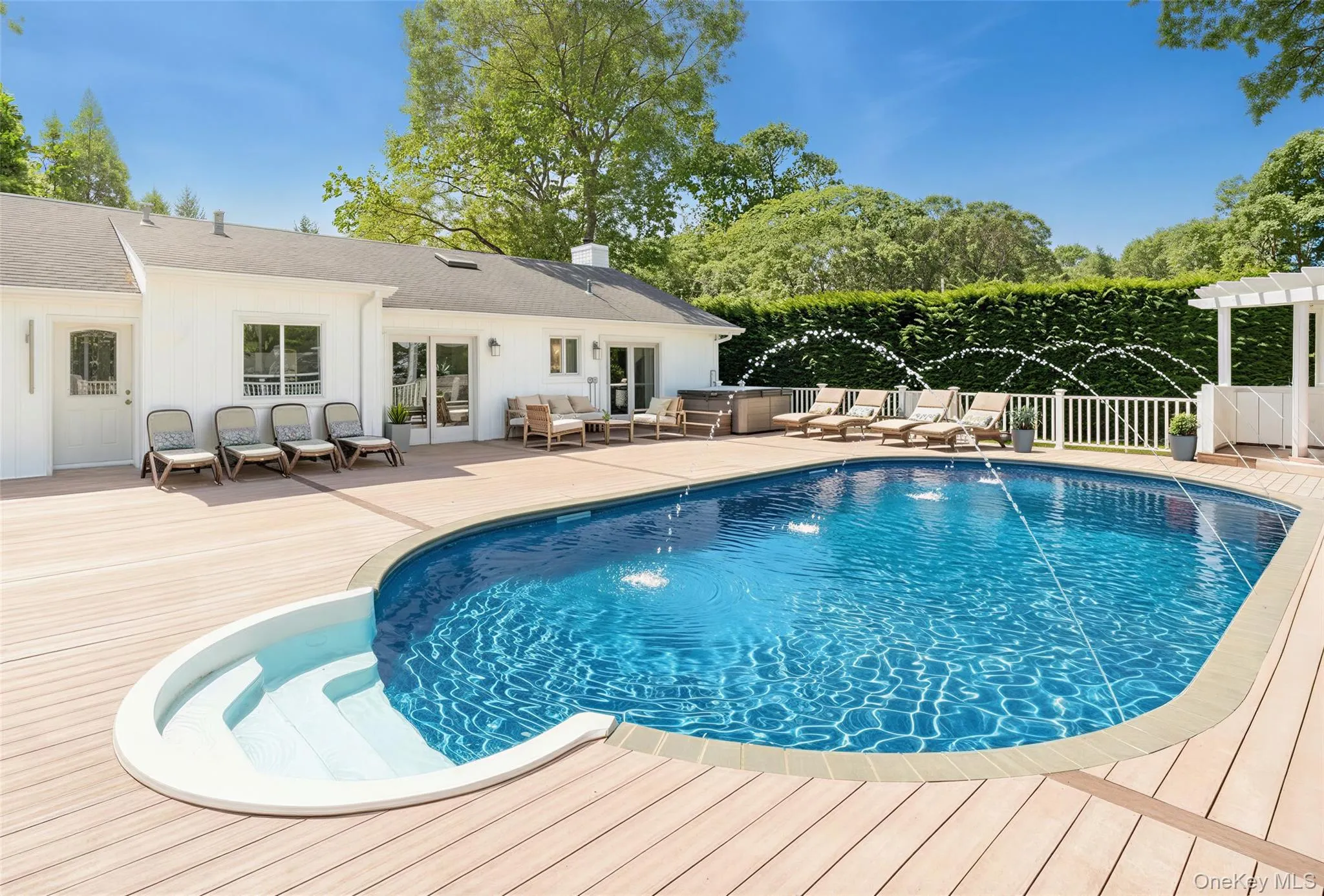 18 Squires Avenue, Southampton, NY, 4 Bedrooms Bedrooms, 7 Rooms Rooms,3 BathroomsBathrooms,Residential Sale,For Rent,Squires,0,1000867 18 Squires Avenue, Southampton, NY, 4 Bedrooms Bedrooms, 7 Rooms Rooms,3 BathroomsBathrooms,Residential Sale,For Rent,Squires,0,1000867