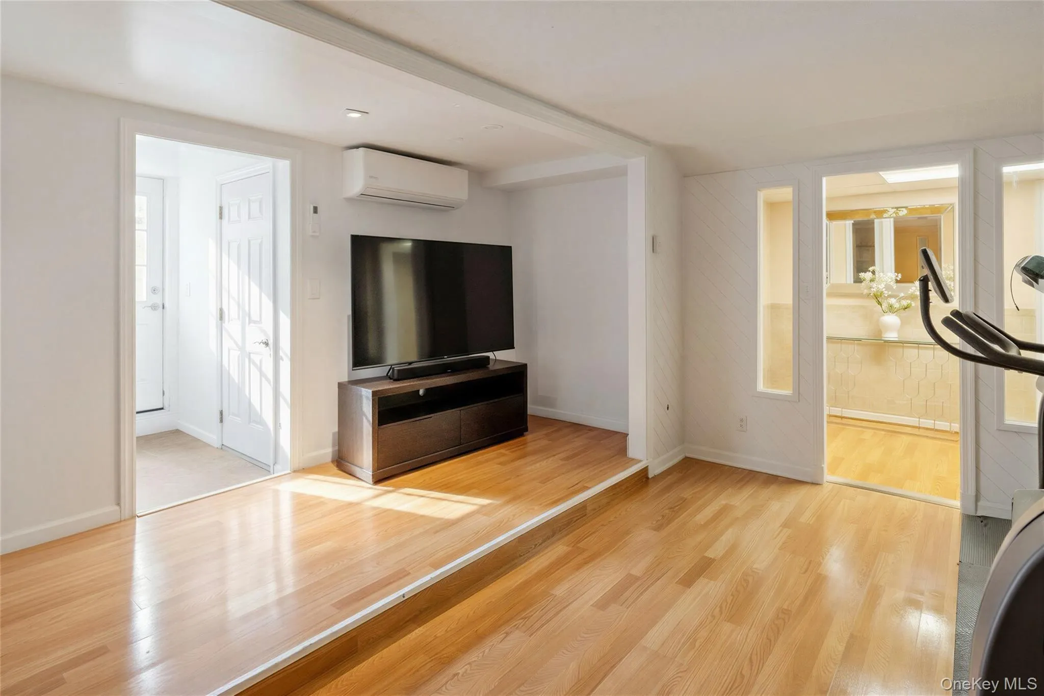 18 Squires Avenue, Southampton, NY, 4 Bedrooms Bedrooms, 7 Rooms Rooms,3 BathroomsBathrooms,Residential Sale,For Rent,Squires,0,1000867 18 Squires Avenue, Southampton, NY, 4 Bedrooms Bedrooms, 7 Rooms Rooms,3 BathroomsBathrooms,Residential Sale,For Rent,Squires,0,1000867