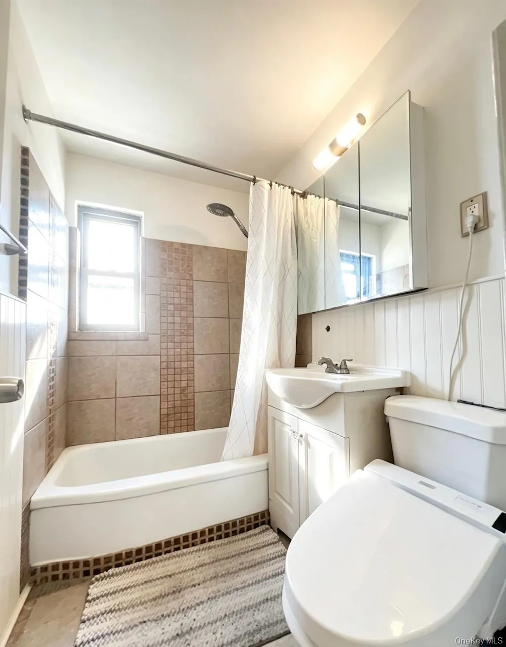 6946 138TH STREET, New York, NY, 1 Bedroom Bedrooms, 4 Rooms Rooms,1 BathroomBathrooms,Residential Sale,For Rent,138TH STREET,0,1000868 6946 138TH STREET, New York, NY, 1 Bedroom Bedrooms, 4 Rooms Rooms,1 BathroomBathrooms,Residential Sale,For Rent,138TH STREET,0,1000868