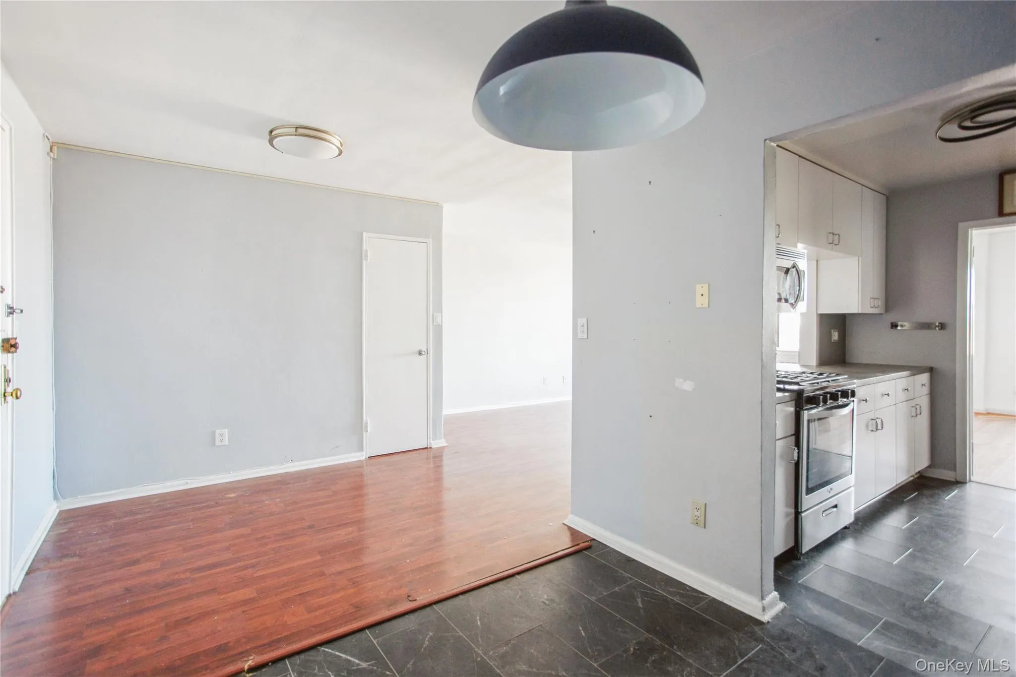333 Broadway, Long Beach, NY, 2 Bedrooms Bedrooms, 5 Rooms Rooms,1 BathroomBathrooms,Residential Sale,For Rent,Broadway,0,1000870 333 Broadway, Long Beach, NY, 2 Bedrooms Bedrooms, 5 Rooms Rooms,1 BathroomBathrooms,Residential Sale,For Rent,Broadway,0,1000870