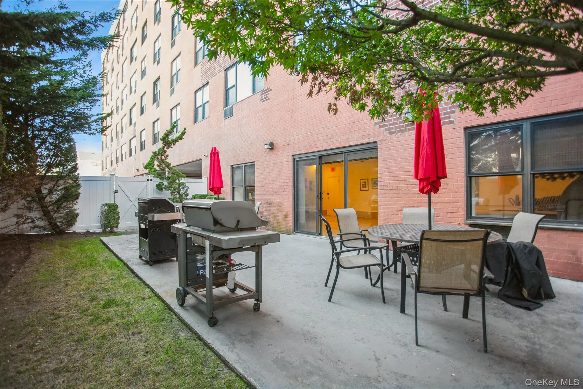 333 Broadway, Long Beach, NY, 2 Bedrooms Bedrooms, 5 Rooms Rooms,1 BathroomBathrooms,Residential Sale,For Rent,Broadway,0,1000870 333 Broadway, Long Beach, NY, 2 Bedrooms Bedrooms, 5 Rooms Rooms,1 BathroomBathrooms,Residential Sale,For Rent,Broadway,0,1000870