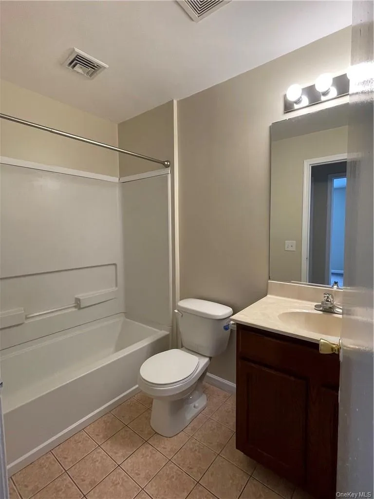 141 Ruth Court, Middletown, NY, 2 Bedrooms Bedrooms, 6 Rooms Rooms,2 BathroomsBathrooms,Residential,For Rent,Ruth,0,1000877 141 Ruth Court, Middletown, NY, 2 Bedrooms Bedrooms, 6 Rooms Rooms,2 BathroomsBathrooms,Residential,For Rent,Ruth,0,1000877