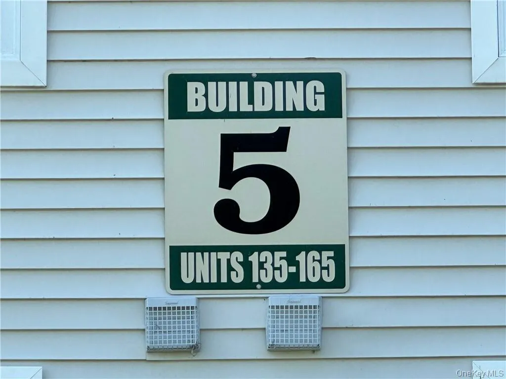 141 Ruth Court, Middletown, NY, 2 Bedrooms Bedrooms, 6 Rooms Rooms,2 BathroomsBathrooms,Residential,For Rent,Ruth,0,1000877 141 Ruth Court, Middletown, NY, 2 Bedrooms Bedrooms, 6 Rooms Rooms,2 BathroomsBathrooms,Residential,For Rent,Ruth,0,1000877