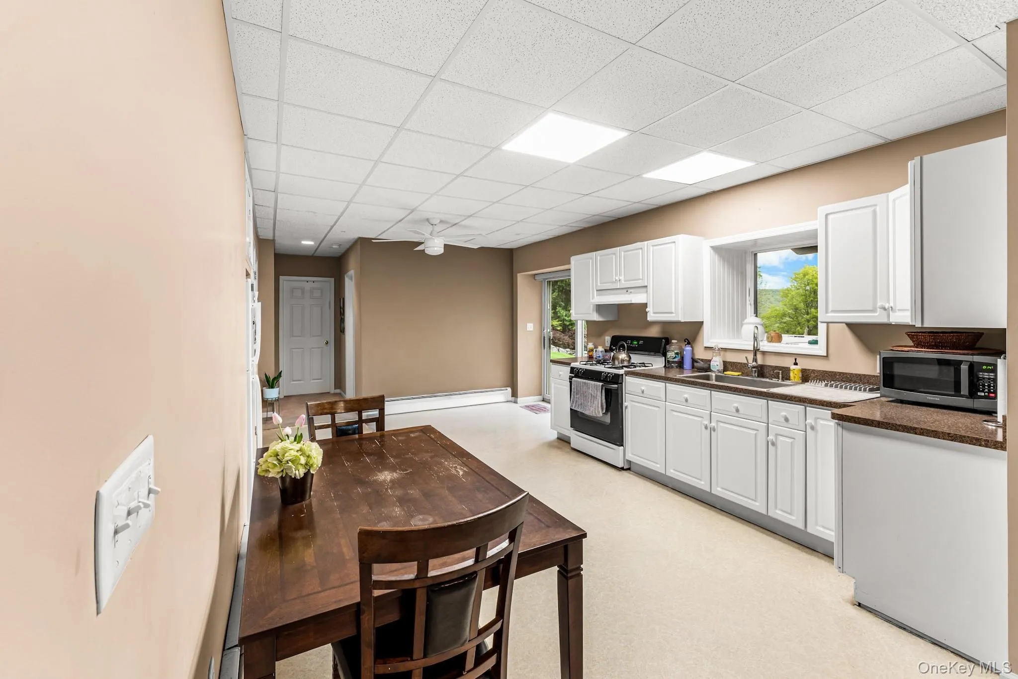 35 Pyngyp Road, Stony Point, NY, 5 Bedrooms Bedrooms, 12 Rooms Rooms,3 BathroomsBathrooms,Residential Lease,For Rent,Pyngyp,0,1000879 35 Pyngyp Road, Stony Point, NY, 5 Bedrooms Bedrooms, 12 Rooms Rooms,3 BathroomsBathrooms,Residential Lease,For Rent,Pyngyp,0,1000879
