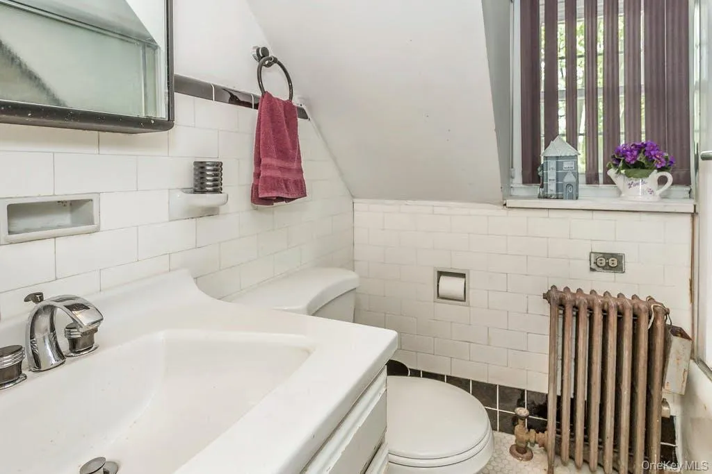 156-17 33rd Avenue, New York, NY, 3 Bedrooms Bedrooms, 9 Rooms Rooms,3 BathroomsBathrooms,Residential,For Rent,33rd,0,1000883 156-17 33rd Avenue, New York, NY, 3 Bedrooms Bedrooms, 9 Rooms Rooms,3 BathroomsBathrooms,Residential,For Rent,33rd,0,1000883