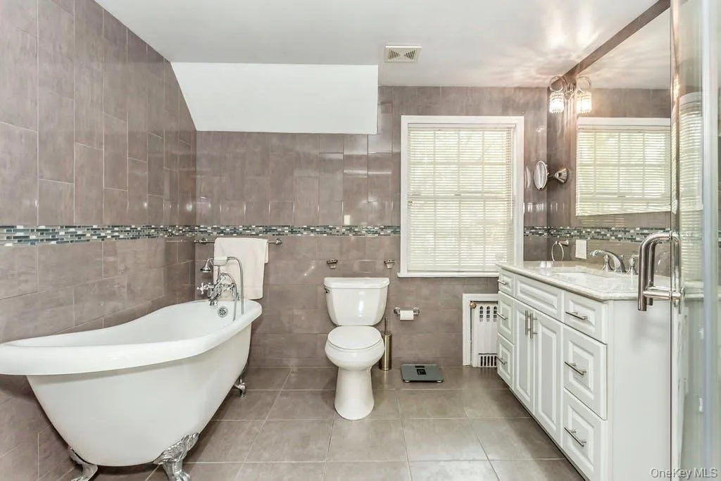 156-17 33rd Avenue, New York, NY, 3 Bedrooms Bedrooms, 9 Rooms Rooms,3 BathroomsBathrooms,Residential,For Rent,33rd,0,1000883 156-17 33rd Avenue, New York, NY, 3 Bedrooms Bedrooms, 9 Rooms Rooms,3 BathroomsBathrooms,Residential,For Rent,33rd,0,1000883