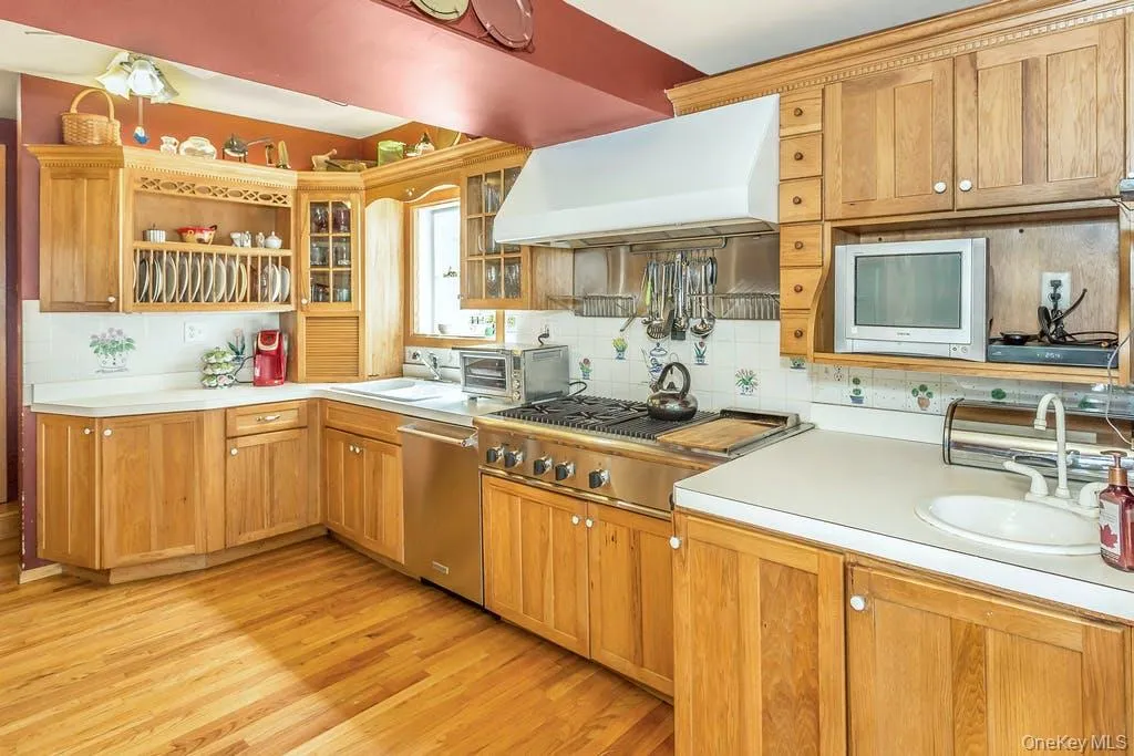 156-17 33rd Avenue, New York, NY, 3 Bedrooms Bedrooms, 9 Rooms Rooms,3 BathroomsBathrooms,Residential,For Rent,33rd,0,1000883 156-17 33rd Avenue, New York, NY, 3 Bedrooms Bedrooms, 9 Rooms Rooms,3 BathroomsBathrooms,Residential,For Rent,33rd,0,1000883