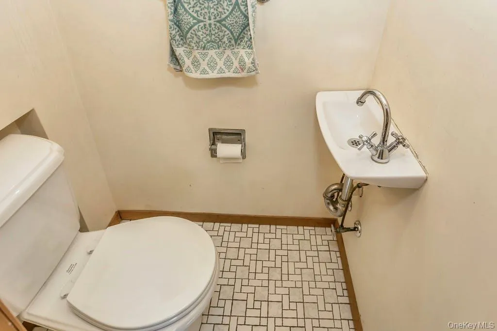 156-17 33rd Avenue, New York, NY, 3 Bedrooms Bedrooms, 9 Rooms Rooms,3 BathroomsBathrooms,Residential,For Rent,33rd,0,1000883 156-17 33rd Avenue, New York, NY, 3 Bedrooms Bedrooms, 9 Rooms Rooms,3 BathroomsBathrooms,Residential,For Rent,33rd,0,1000883