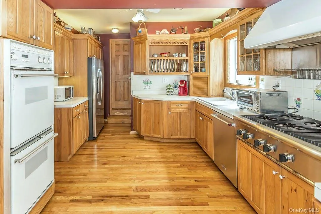 156-17 33rd Avenue, New York, NY, 3 Bedrooms Bedrooms, 9 Rooms Rooms,3 BathroomsBathrooms,Residential,For Rent,33rd,0,1000883 156-17 33rd Avenue, New York, NY, 3 Bedrooms Bedrooms, 9 Rooms Rooms,3 BathroomsBathrooms,Residential,For Rent,33rd,0,1000883