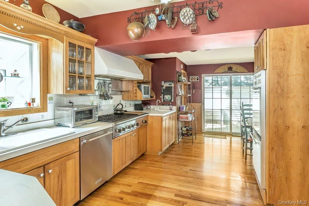 156-17 33rd Avenue, New York, NY, 3 Bedrooms Bedrooms, 9 Rooms Rooms,3 BathroomsBathrooms,Residential,For Rent,33rd,0,1000883 156-17 33rd Avenue, New York, NY, 3 Bedrooms Bedrooms, 9 Rooms Rooms,3 BathroomsBathrooms,Residential,For Rent,33rd,0,1000883