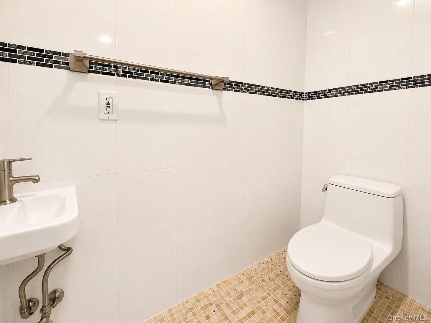 6544 Woodside Avenue, New York, NY, 2 Bedrooms Bedrooms, 6 Rooms Rooms,1 BathroomBathrooms,Residential Lease,For Rent,Woodside,0,1000884 6544 Woodside Avenue, New York, NY, 2 Bedrooms Bedrooms, 6 Rooms Rooms,1 BathroomBathrooms,Residential Lease,For Rent,Woodside,0,1000884