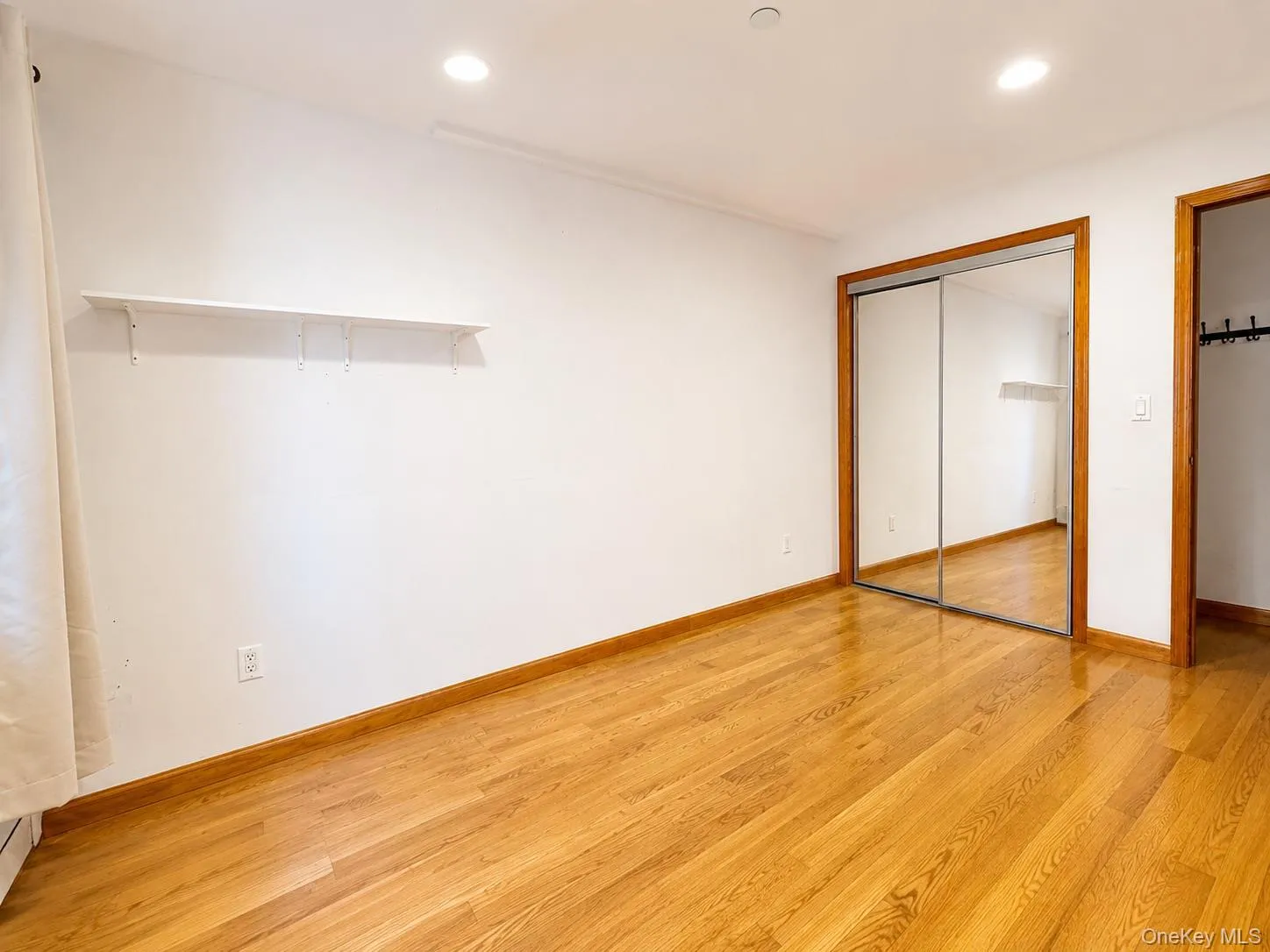 6544 Woodside Avenue, New York, NY, 2 Bedrooms Bedrooms, 6 Rooms Rooms,1 BathroomBathrooms,Residential Lease,For Rent,Woodside,0,1000884 6544 Woodside Avenue, New York, NY, 2 Bedrooms Bedrooms, 6 Rooms Rooms,1 BathroomBathrooms,Residential Lease,For Rent,Woodside,0,1000884