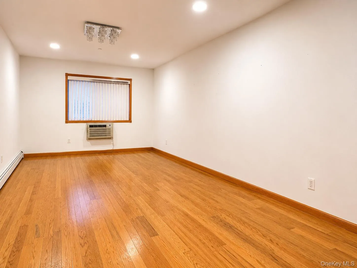 6544 Woodside Avenue, New York, NY, 2 Bedrooms Bedrooms, 6 Rooms Rooms,1 BathroomBathrooms,Residential Lease,For Rent,Woodside,0,1000884 6544 Woodside Avenue, New York, NY, 2 Bedrooms Bedrooms, 6 Rooms Rooms,1 BathroomBathrooms,Residential Lease,For Rent,Woodside,0,1000884
