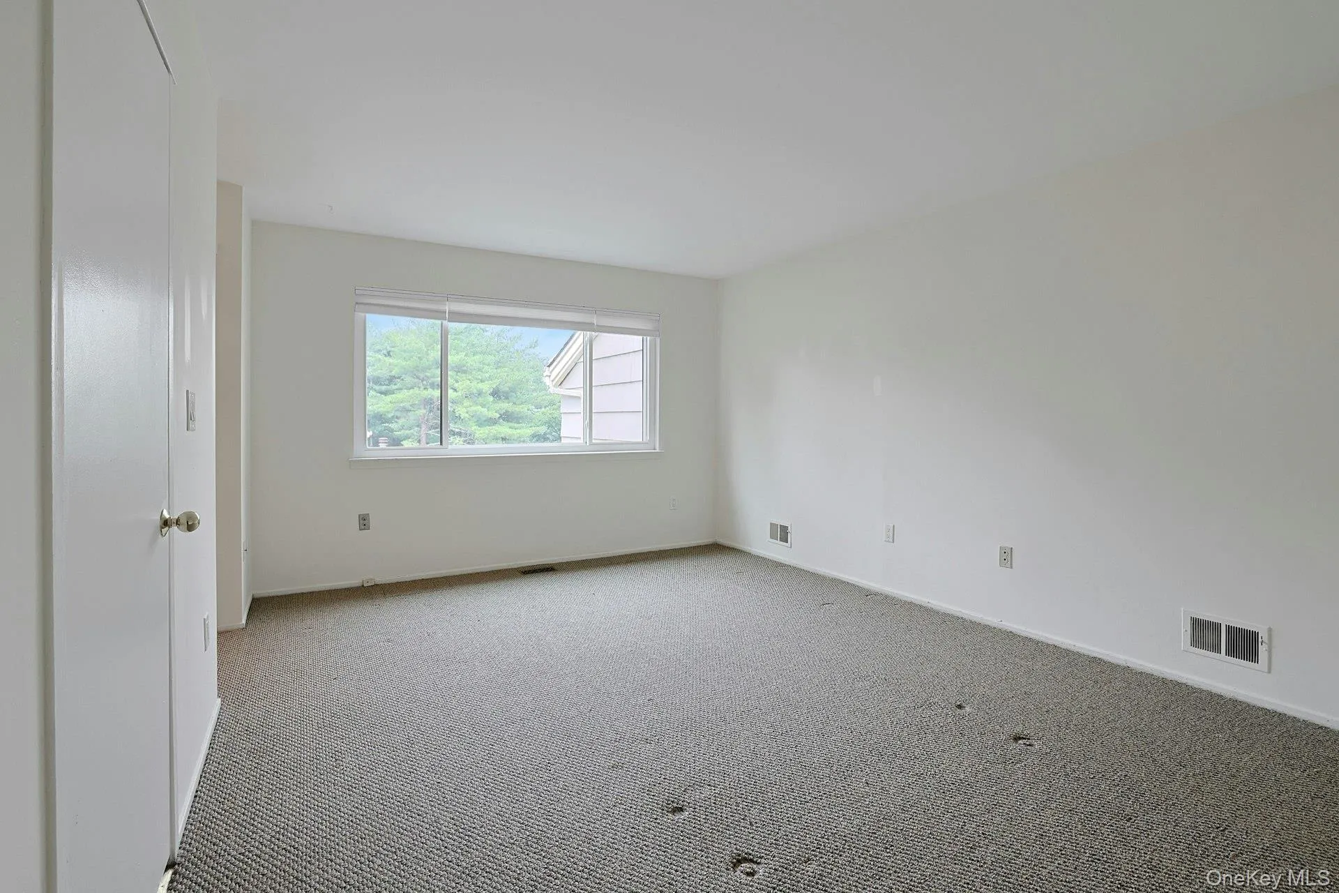 158 Branchwood Lane, Clarkstown, NY, 1 Bedroom Bedrooms, 6 Rooms Rooms,1 BathroomBathrooms,Residential,For Rent,Branchwood,0,1000888 158 Branchwood Lane, Clarkstown, NY, 1 Bedroom Bedrooms, 6 Rooms Rooms,1 BathroomBathrooms,Residential,For Rent,Branchwood,0,1000888