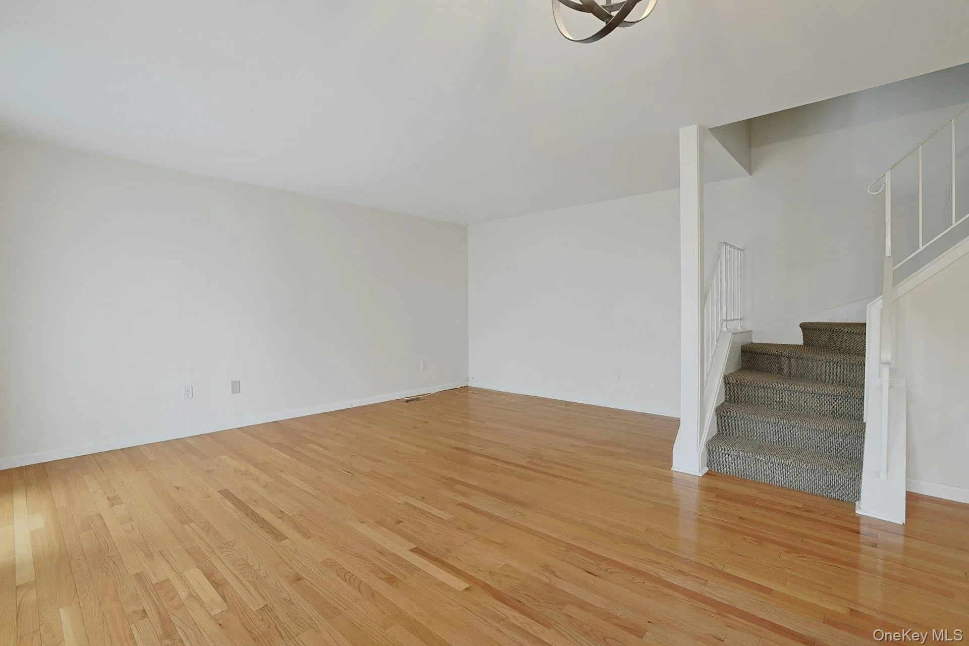 158 Branchwood Lane, Clarkstown, NY, 1 Bedroom Bedrooms, 6 Rooms Rooms,1 BathroomBathrooms,Residential,For Rent,Branchwood,0,1000888 158 Branchwood Lane, Clarkstown, NY, 1 Bedroom Bedrooms, 6 Rooms Rooms,1 BathroomBathrooms,Residential,For Rent,Branchwood,0,1000888