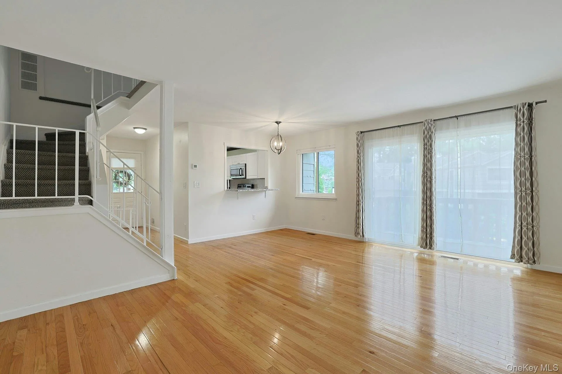 158 Branchwood Lane, Clarkstown, NY, 1 Bedroom Bedrooms, 6 Rooms Rooms,1 BathroomBathrooms,Residential,For Rent,Branchwood,0,1000888 158 Branchwood Lane, Clarkstown, NY, 1 Bedroom Bedrooms, 6 Rooms Rooms,1 BathroomBathrooms,Residential,For Rent,Branchwood,0,1000888