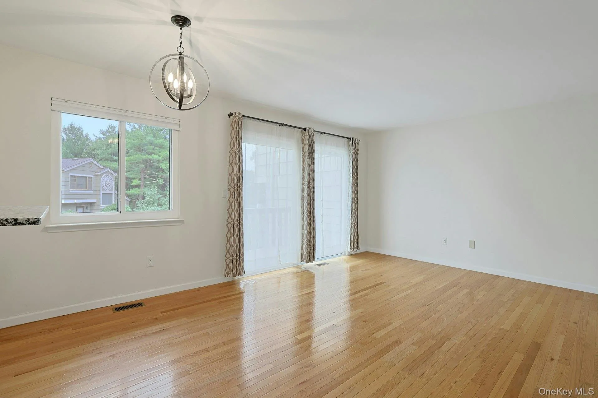 158 Branchwood Lane, Clarkstown, NY, 1 Bedroom Bedrooms, 6 Rooms Rooms,1 BathroomBathrooms,Residential,For Rent,Branchwood,0,1000888 158 Branchwood Lane, Clarkstown, NY, 1 Bedroom Bedrooms, 6 Rooms Rooms,1 BathroomBathrooms,Residential,For Rent,Branchwood,0,1000888