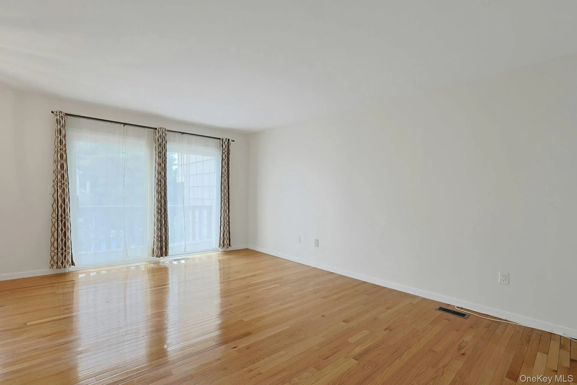158 Branchwood Lane, Clarkstown, NY, 1 Bedroom Bedrooms, 6 Rooms Rooms,1 BathroomBathrooms,Residential,For Rent,Branchwood,0,1000888 158 Branchwood Lane, Clarkstown, NY, 1 Bedroom Bedrooms, 6 Rooms Rooms,1 BathroomBathrooms,Residential,For Rent,Branchwood,0,1000888
