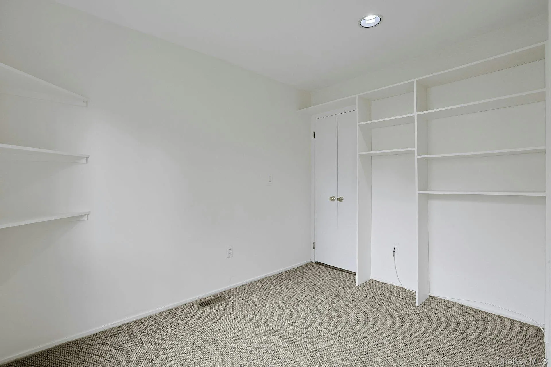 158 Branchwood Lane, Clarkstown, NY, 1 Bedroom Bedrooms, 6 Rooms Rooms,1 BathroomBathrooms,Residential,For Rent,Branchwood,0,1000888 158 Branchwood Lane, Clarkstown, NY, 1 Bedroom Bedrooms, 6 Rooms Rooms,1 BathroomBathrooms,Residential,For Rent,Branchwood,0,1000888