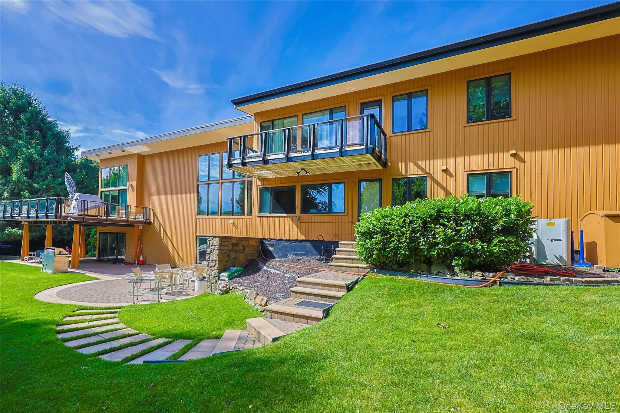 21 Lake Road, North Hempstead, NY, 7 Bedrooms Bedrooms, 28 Rooms Rooms,7 BathroomsBathrooms,Residential,For Rent,Lake,0,1000890 21 Lake Road, North Hempstead, NY, 7 Bedrooms Bedrooms, 28 Rooms Rooms,7 BathroomsBathrooms,Residential,For Rent,Lake,0,1000890