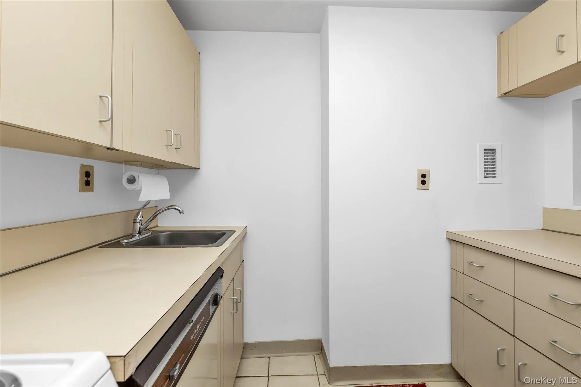 2 Richmond Road, Hempstead, NY, 2 Rooms Rooms,1 BathroomBathrooms,Residential,For Rent,Richmond,0,1000896 2 Richmond Road, Hempstead, NY, 2 Rooms Rooms,1 BathroomBathrooms,Residential,For Rent,Richmond,0,1000896