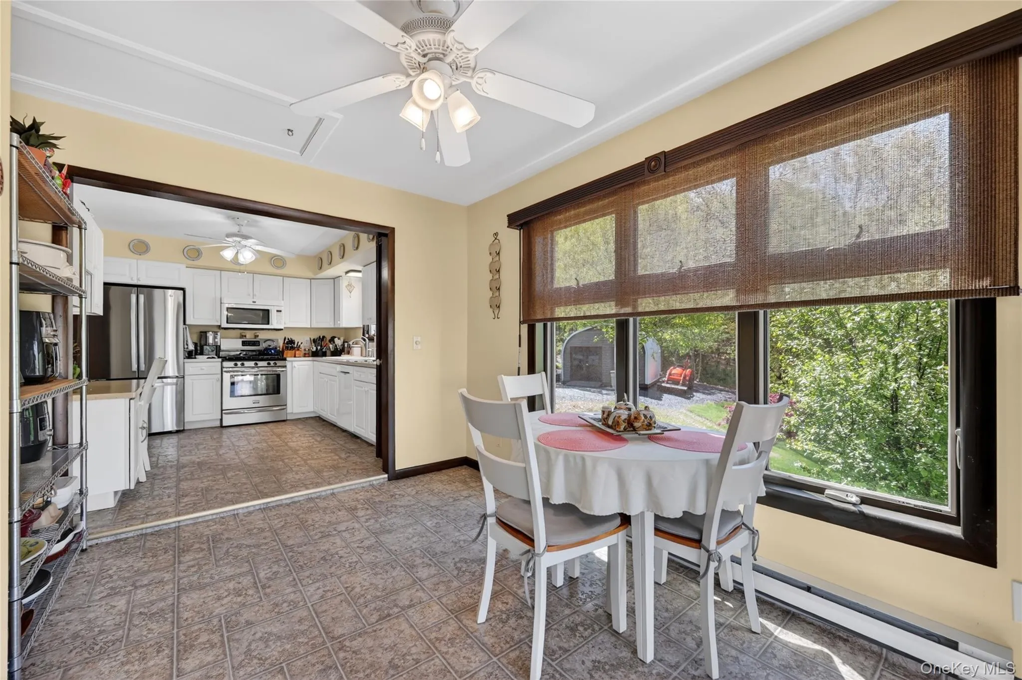 Tremendous footprint for cooking, entertaining and gathering. Tremendous footprint for cooking, entertaining and gathering.
