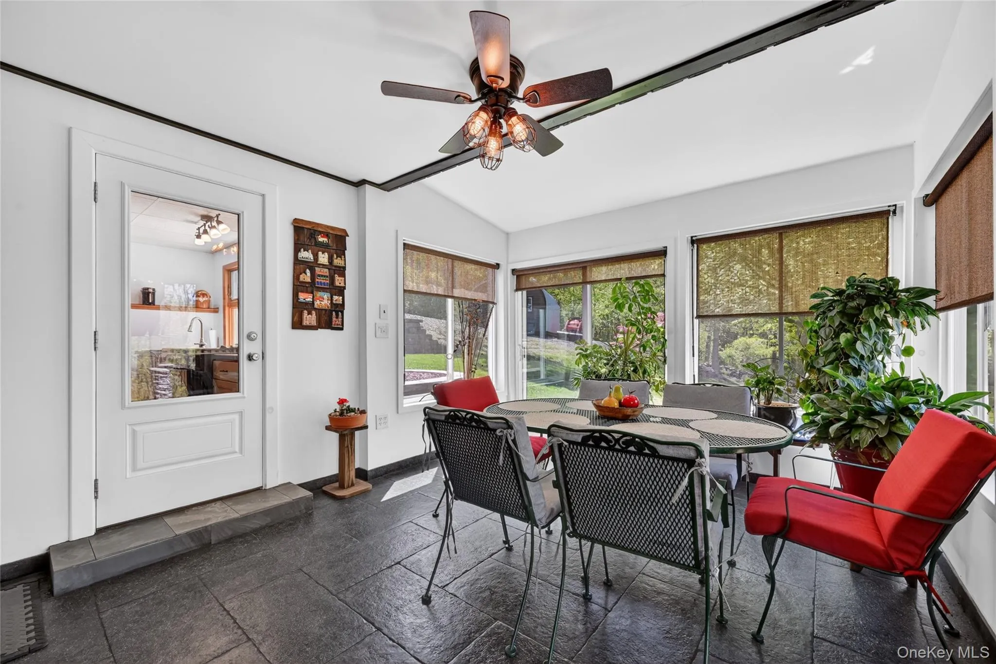 Bright, sunny... this 3-season room is your indoor oasis! Bright, sunny... this 3-season room is your indoor oasis!