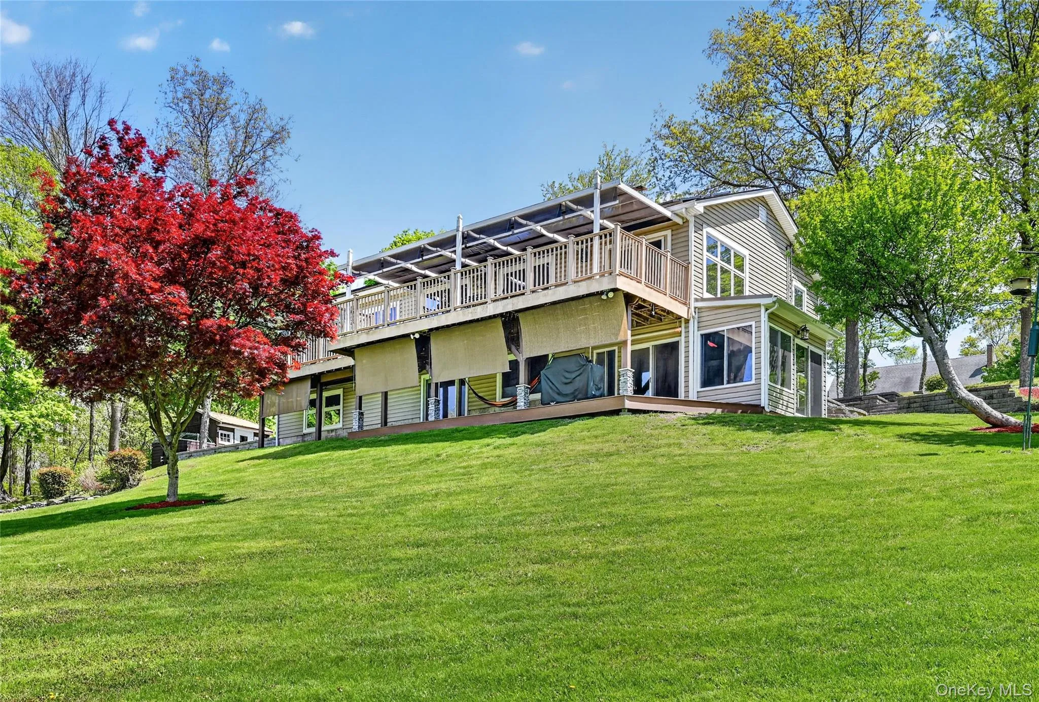 Breathtaking beautiful parklike property.... Breathtaking beautiful parklike property....