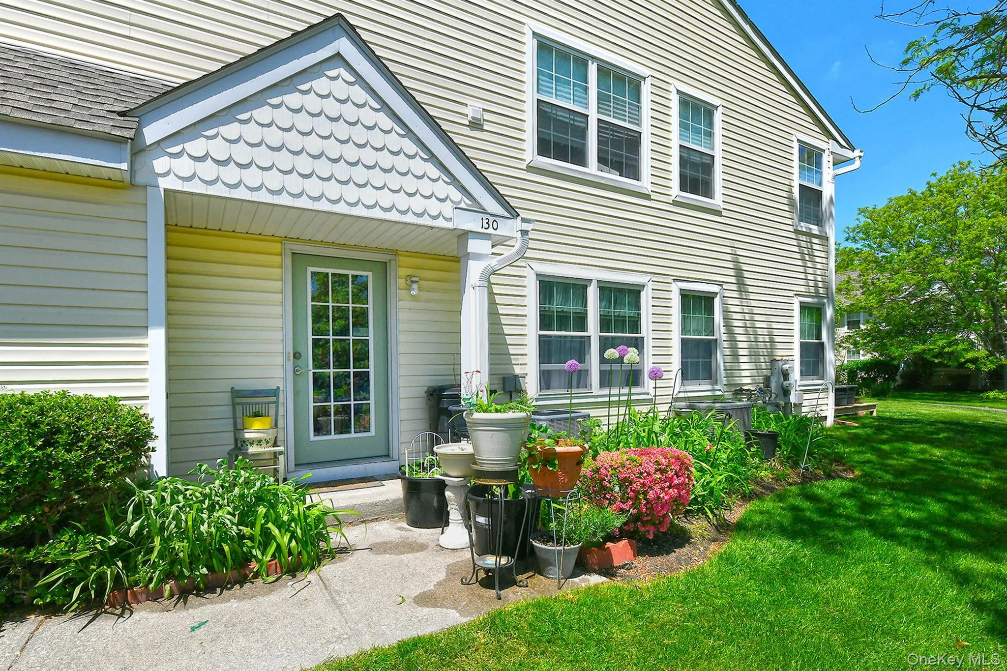 130 Commodore Circle, Brookhaven, NY, 1 Bedroom Bedrooms, 4 Rooms Rooms,1 BathroomBathrooms,Residential,For Rent,Commodore,0,1000908 130 Commodore Circle, Brookhaven, NY, 1 Bedroom Bedrooms, 4 Rooms Rooms,1 BathroomBathrooms,Residential,For Rent,Commodore,0,1000908