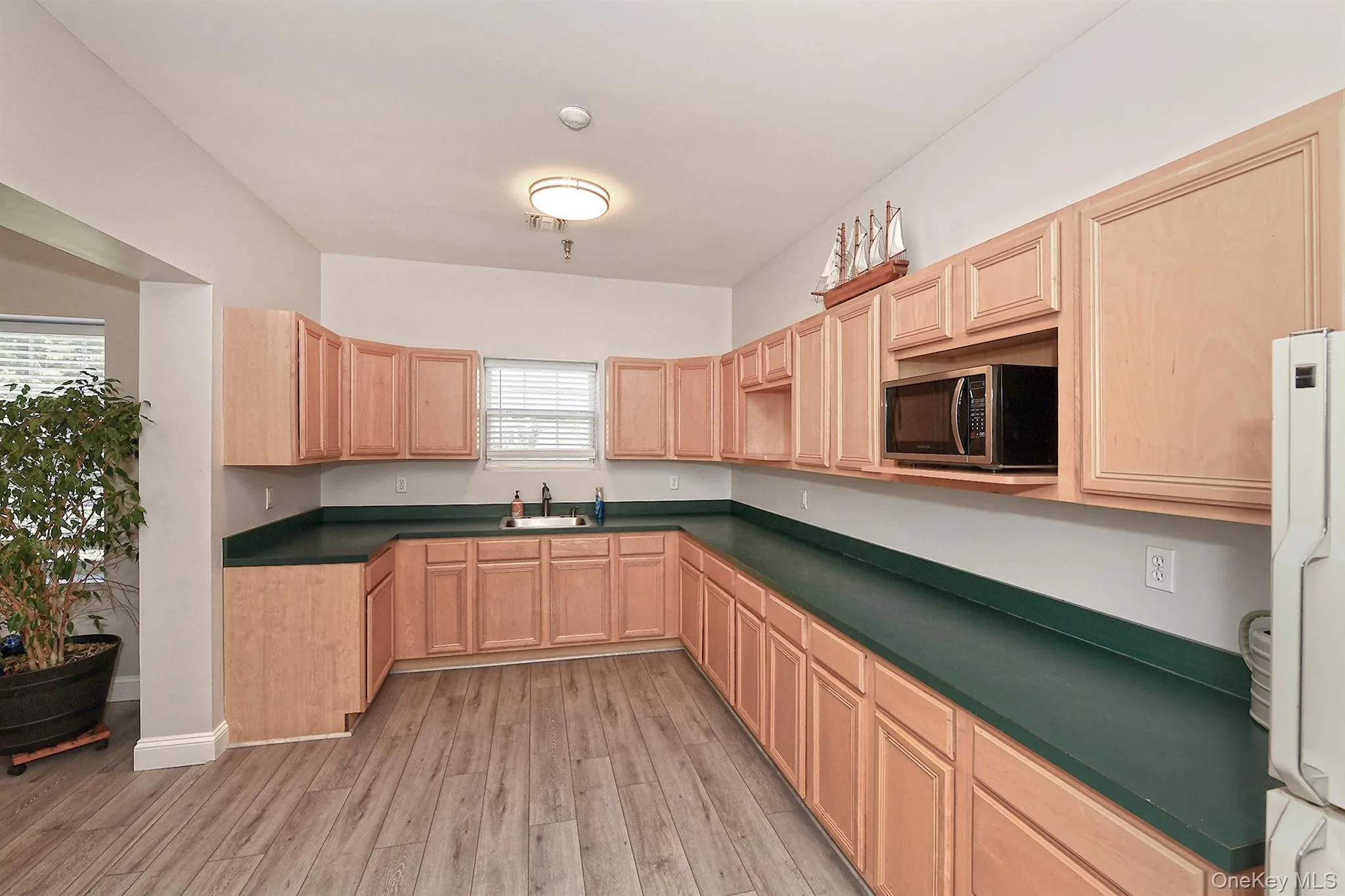 130 Commodore Circle, Brookhaven, NY, 1 Bedroom Bedrooms, 4 Rooms Rooms,1 BathroomBathrooms,Residential,For Rent,Commodore,0,1000908 130 Commodore Circle, Brookhaven, NY, 1 Bedroom Bedrooms, 4 Rooms Rooms,1 BathroomBathrooms,Residential,For Rent,Commodore,0,1000908