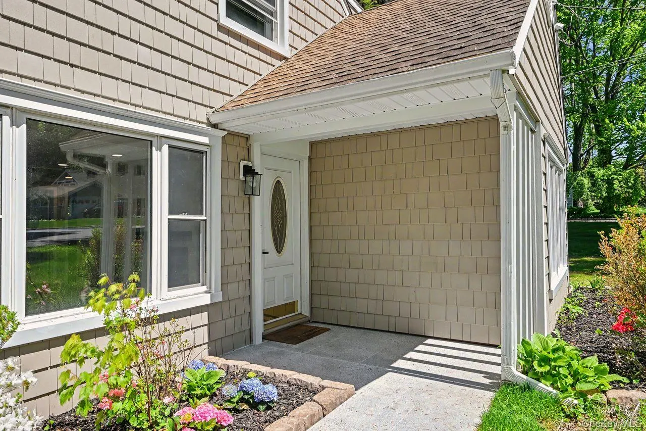 94 East Way, Mount Kisco, NY, 4 Bedrooms Bedrooms, 7 Rooms Rooms,2 BathroomsBathrooms,Residential,For Rent,East,0,1000911 94 East Way, Mount Kisco, NY, 4 Bedrooms Bedrooms, 7 Rooms Rooms,2 BathroomsBathrooms,Residential,For Rent,East,0,1000911