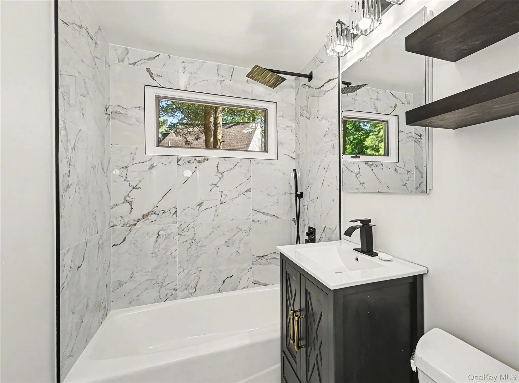 New full bath on the 1st floor. New full bath on the 1st floor.