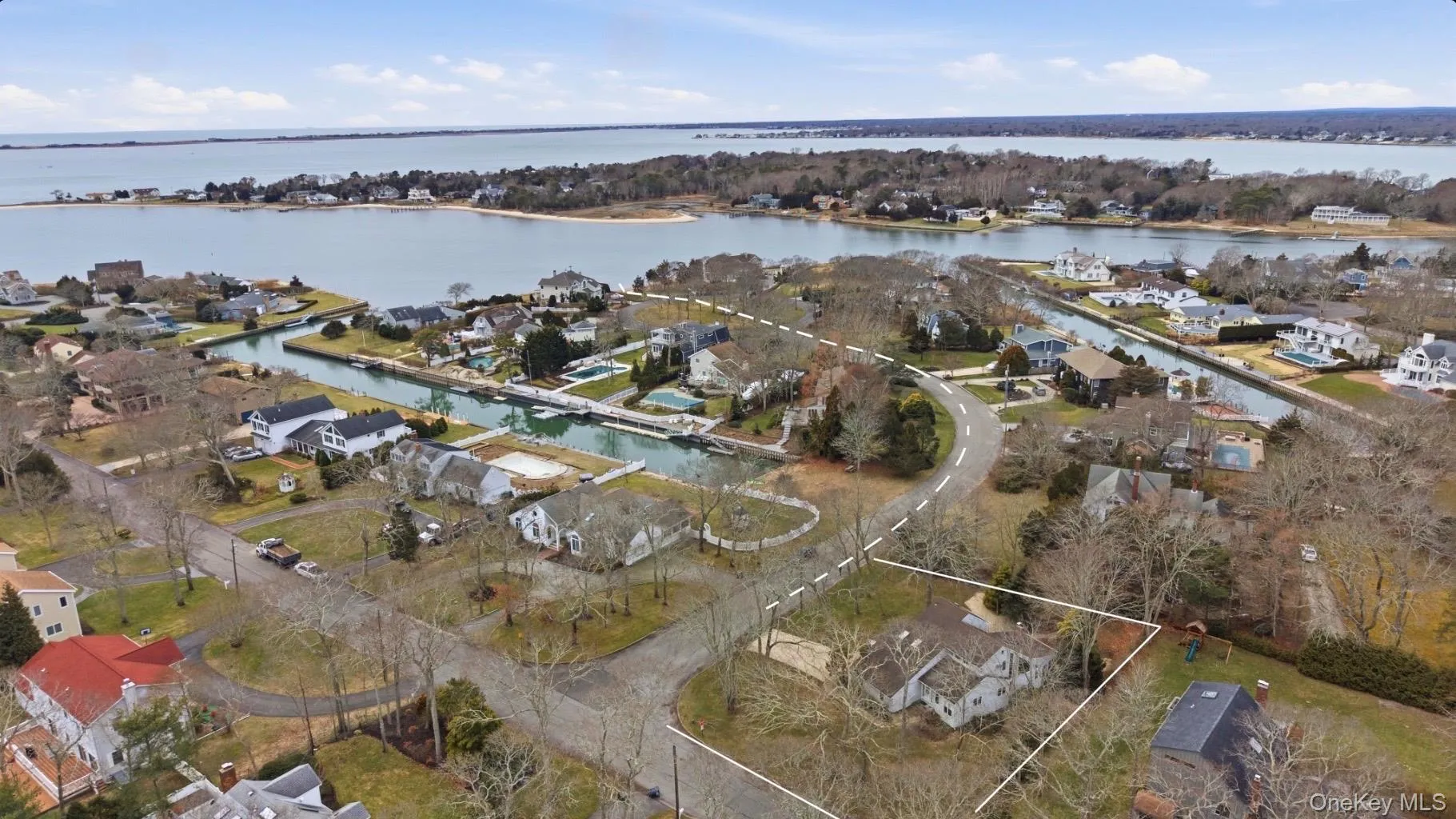 1 Canal Way, Southampton, NY, 4 Bedrooms Bedrooms, 7 Rooms Rooms,2 BathroomsBathrooms,Residential Lease,For Rent,Canal,0,1000912 1 Canal Way, Southampton, NY, 4 Bedrooms Bedrooms, 7 Rooms Rooms,2 BathroomsBathrooms,Residential Lease,For Rent,Canal,0,1000912