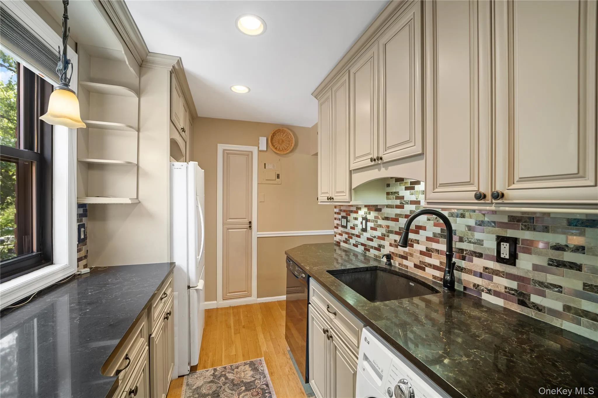 58-48 246th Crescent, New York, NY, 2 Bedrooms Bedrooms, 5 Rooms Rooms,1 BathroomBathrooms,Residential,For Rent,246th,0,1000917 58-48 246th Crescent, New York, NY, 2 Bedrooms Bedrooms, 5 Rooms Rooms,1 BathroomBathrooms,Residential,For Rent,246th,0,1000917