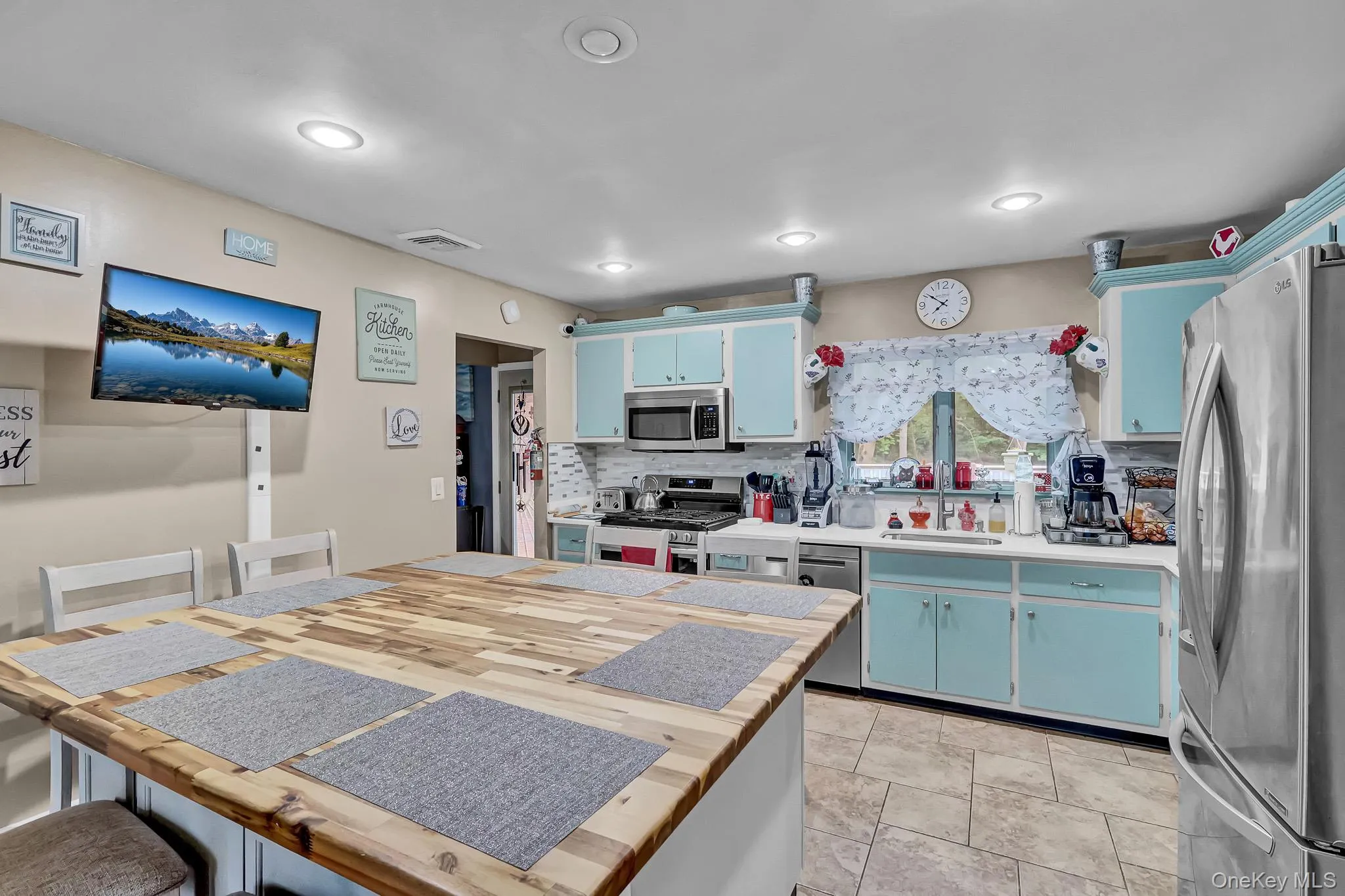 98 Granny Road, Brookhaven, NY, 4 Bedrooms Bedrooms, 9 Rooms Rooms,2 BathroomsBathrooms,Residential,For Rent,Granny,0,1000919 98 Granny Road, Brookhaven, NY, 4 Bedrooms Bedrooms, 9 Rooms Rooms,2 BathroomsBathrooms,Residential,For Rent,Granny,0,1000919