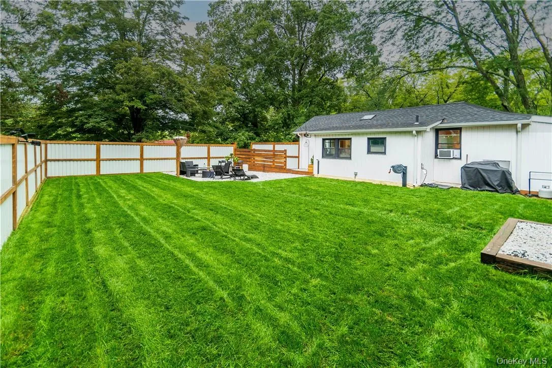 1 Blooms Corners Road, Warwick (town), NY, 1 Bedroom Bedrooms, 4 Rooms Rooms,1 BathroomBathrooms,Residential Lease,For Rent,Blooms Corners,0,1000921 1 Blooms Corners Road, Warwick (town), NY, 1 Bedroom Bedrooms, 4 Rooms Rooms,1 BathroomBathrooms,Residential Lease,For Rent,Blooms Corners,0,1000921
