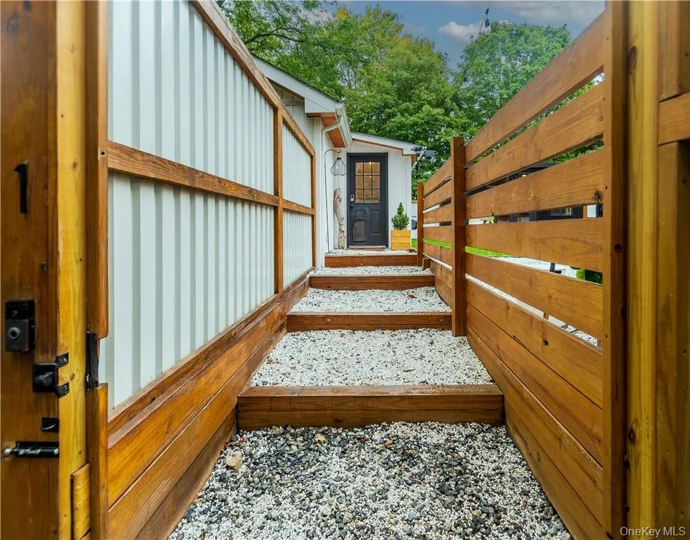 1 Blooms Corners Road, Warwick (town), NY, 1 Bedroom Bedrooms, 4 Rooms Rooms,1 BathroomBathrooms,Residential Lease,For Rent,Blooms Corners,0,1000921 1 Blooms Corners Road, Warwick (town), NY, 1 Bedroom Bedrooms, 4 Rooms Rooms,1 BathroomBathrooms,Residential Lease,For Rent,Blooms Corners,0,1000921