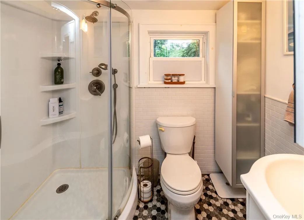 1 Blooms Corners Road, Warwick (town), NY, 1 Bedroom Bedrooms, 4 Rooms Rooms,1 BathroomBathrooms,Residential Lease,For Rent,Blooms Corners,0,1000921 1 Blooms Corners Road, Warwick (town), NY, 1 Bedroom Bedrooms, 4 Rooms Rooms,1 BathroomBathrooms,Residential Lease,For Rent,Blooms Corners,0,1000921
