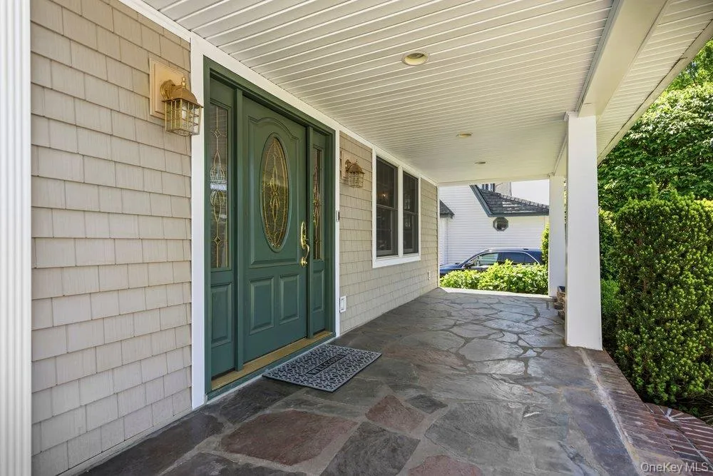 12 Davison Avenue, Hempstead, NY, 3 Bedrooms Bedrooms, 8 Rooms Rooms,2 BathroomsBathrooms,Residential,For Rent,Davison,0,1000923 12 Davison Avenue, Hempstead, NY, 3 Bedrooms Bedrooms, 8 Rooms Rooms,2 BathroomsBathrooms,Residential,For Rent,Davison,0,1000923