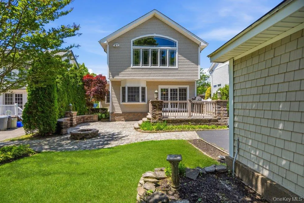 12 Davison Avenue, Hempstead, NY, 3 Bedrooms Bedrooms, 8 Rooms Rooms,2 BathroomsBathrooms,Residential,For Rent,Davison,0,1000923 12 Davison Avenue, Hempstead, NY, 3 Bedrooms Bedrooms, 8 Rooms Rooms,2 BathroomsBathrooms,Residential,For Rent,Davison,0,1000923