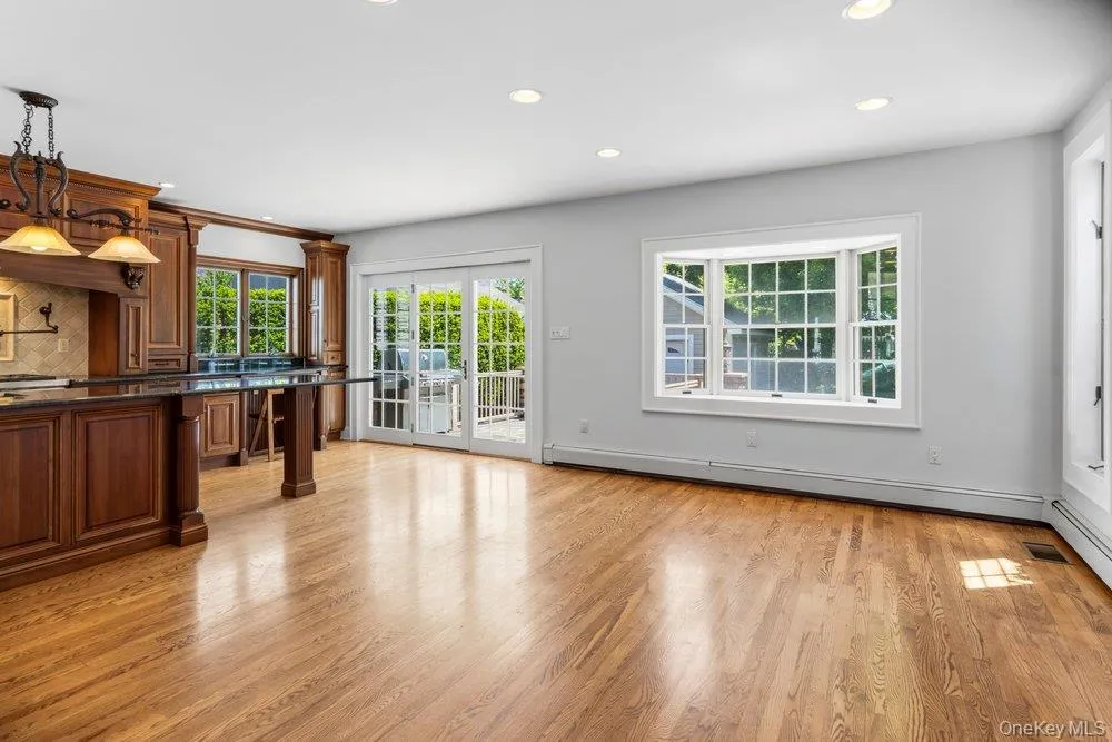 12 Davison Avenue, Hempstead, NY, 3 Bedrooms Bedrooms, 8 Rooms Rooms,2 BathroomsBathrooms,Residential,For Rent,Davison,0,1000923 12 Davison Avenue, Hempstead, NY, 3 Bedrooms Bedrooms, 8 Rooms Rooms,2 BathroomsBathrooms,Residential,For Rent,Davison,0,1000923